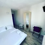 Hotel Abaca